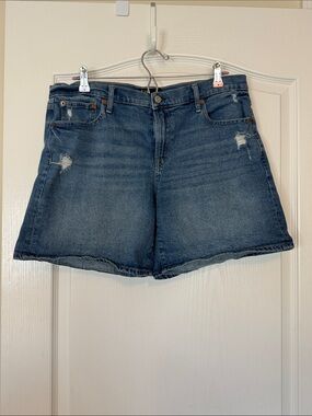 GAP Denim 5” Inseam Jean Shorts Size 32 / 14